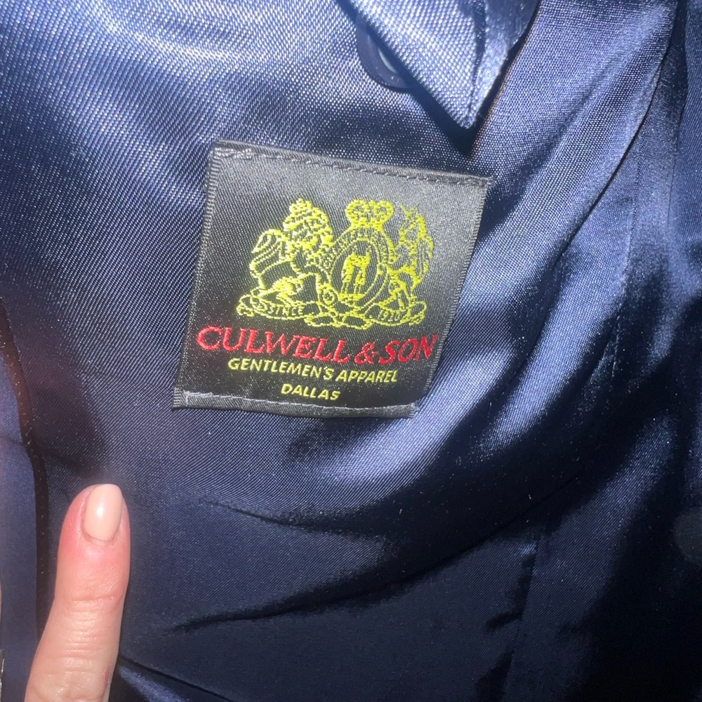 Culwell and Son boys Navy Suit - Picture 2 of 6